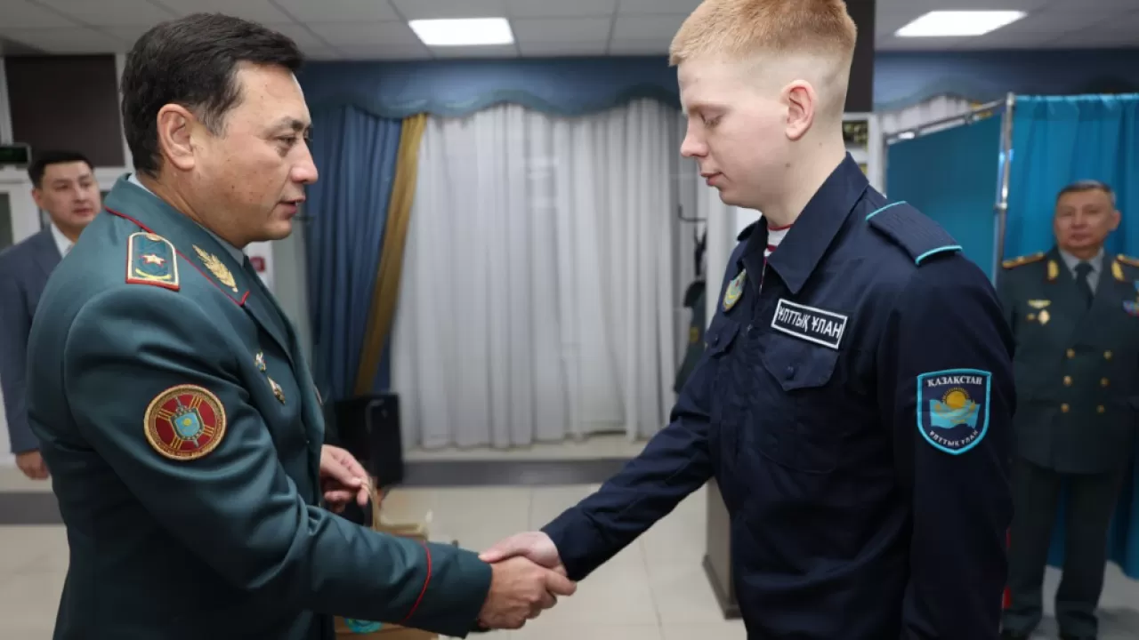 Гвардеец проголосовал на референдуме в день рождения 