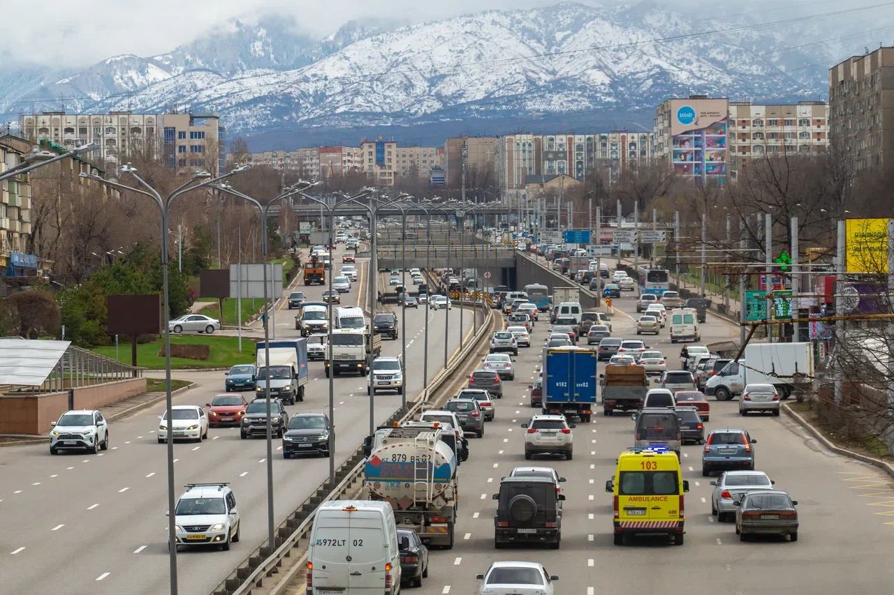 "250 км/сағ жылдамдықпен жүрген": Алматы полициясы көлік жарыстары туралы мәлімдеме жасады