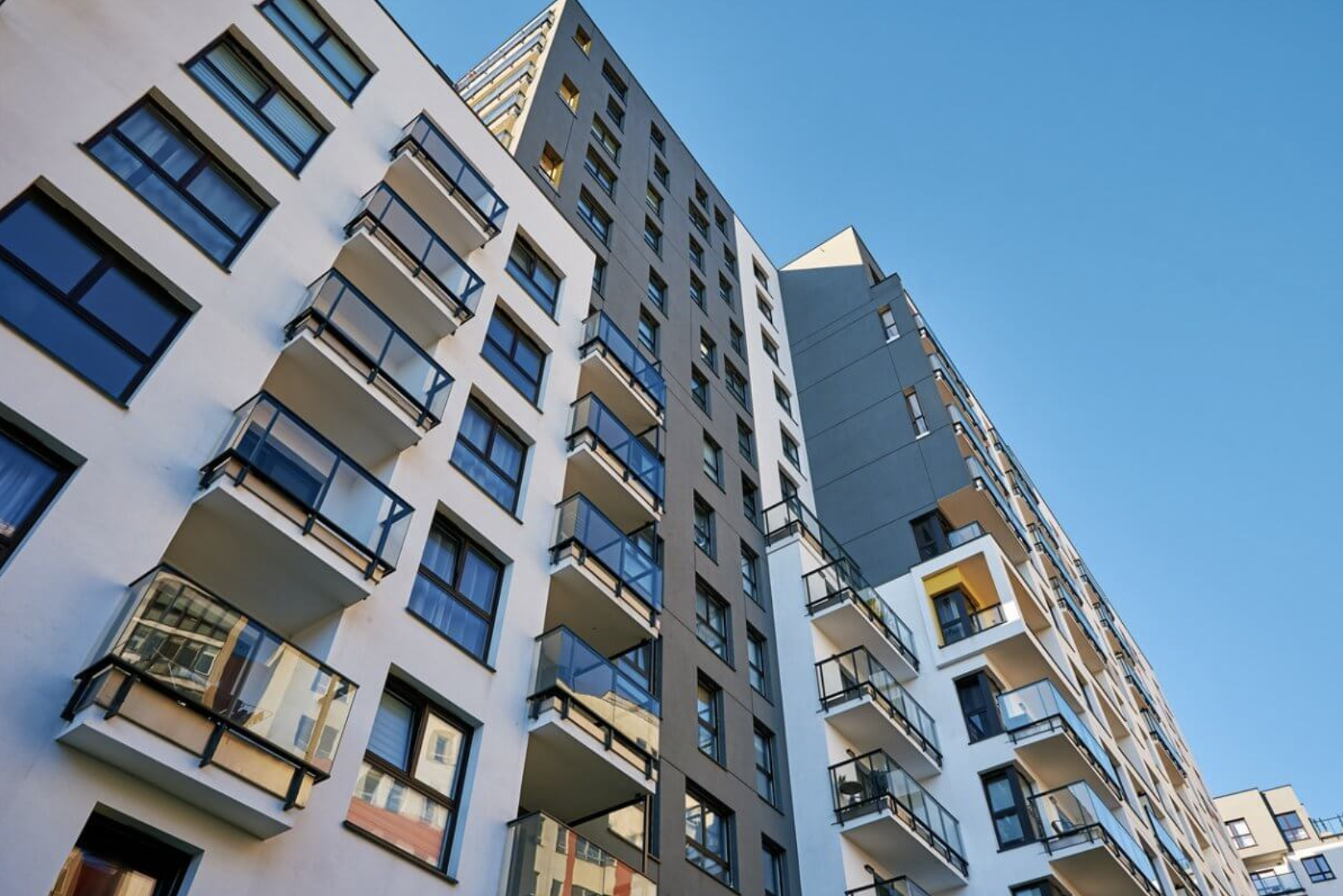 Астанада "Qyran" тұрғын үй кешенінде пәтерлердің екі рет сатылғаны анықталды