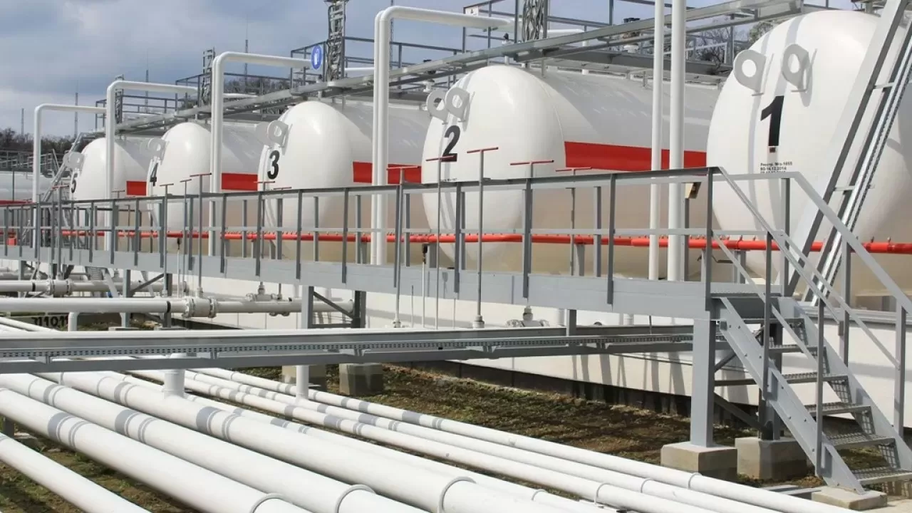 Продлить запрет на вывоз сжиженного газа предлагает минэнерго 