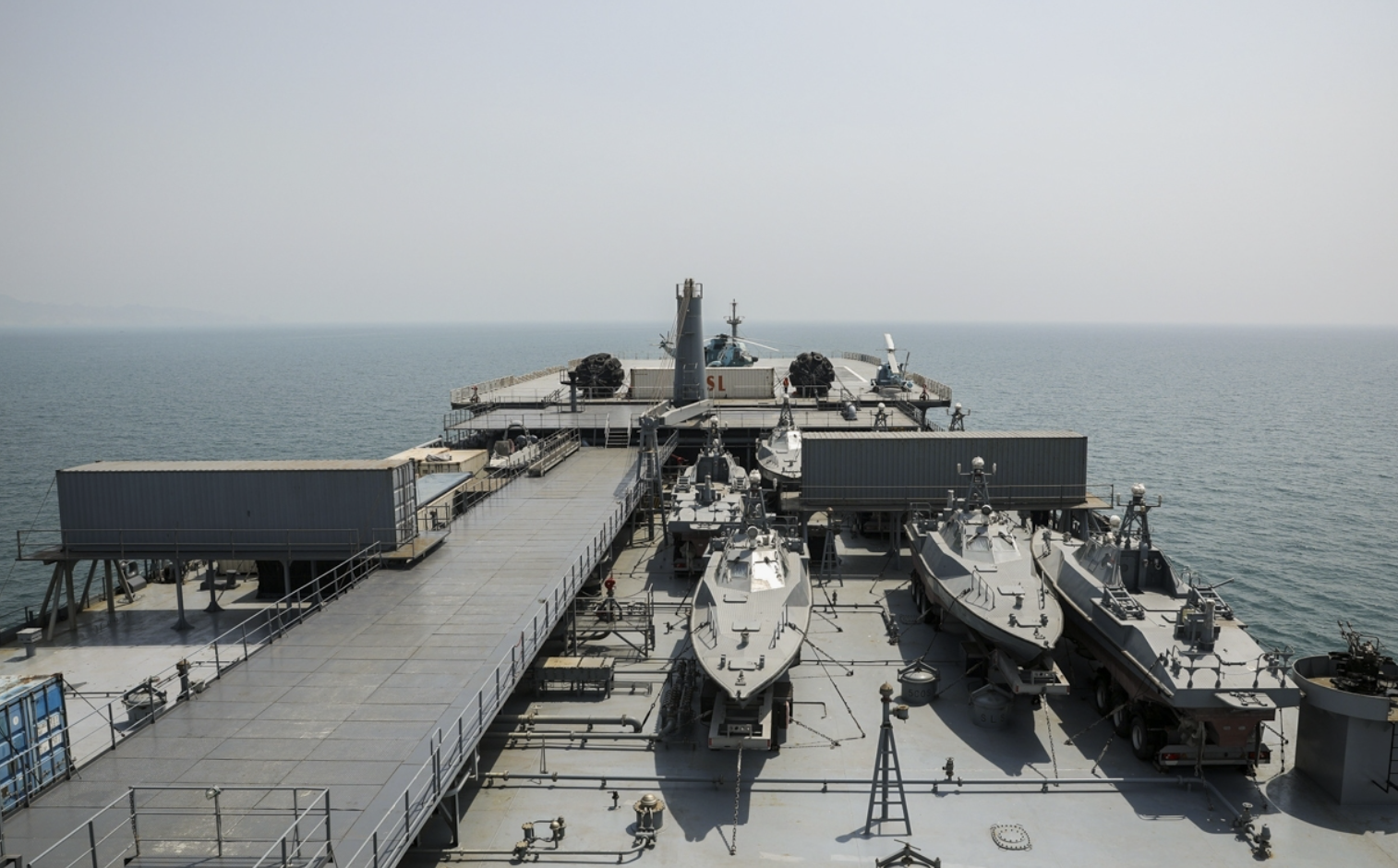 Иран Ормуз бұғазы арқылы өтуге тырысқан кемелер жойылуы мүмкін екенін ескертті