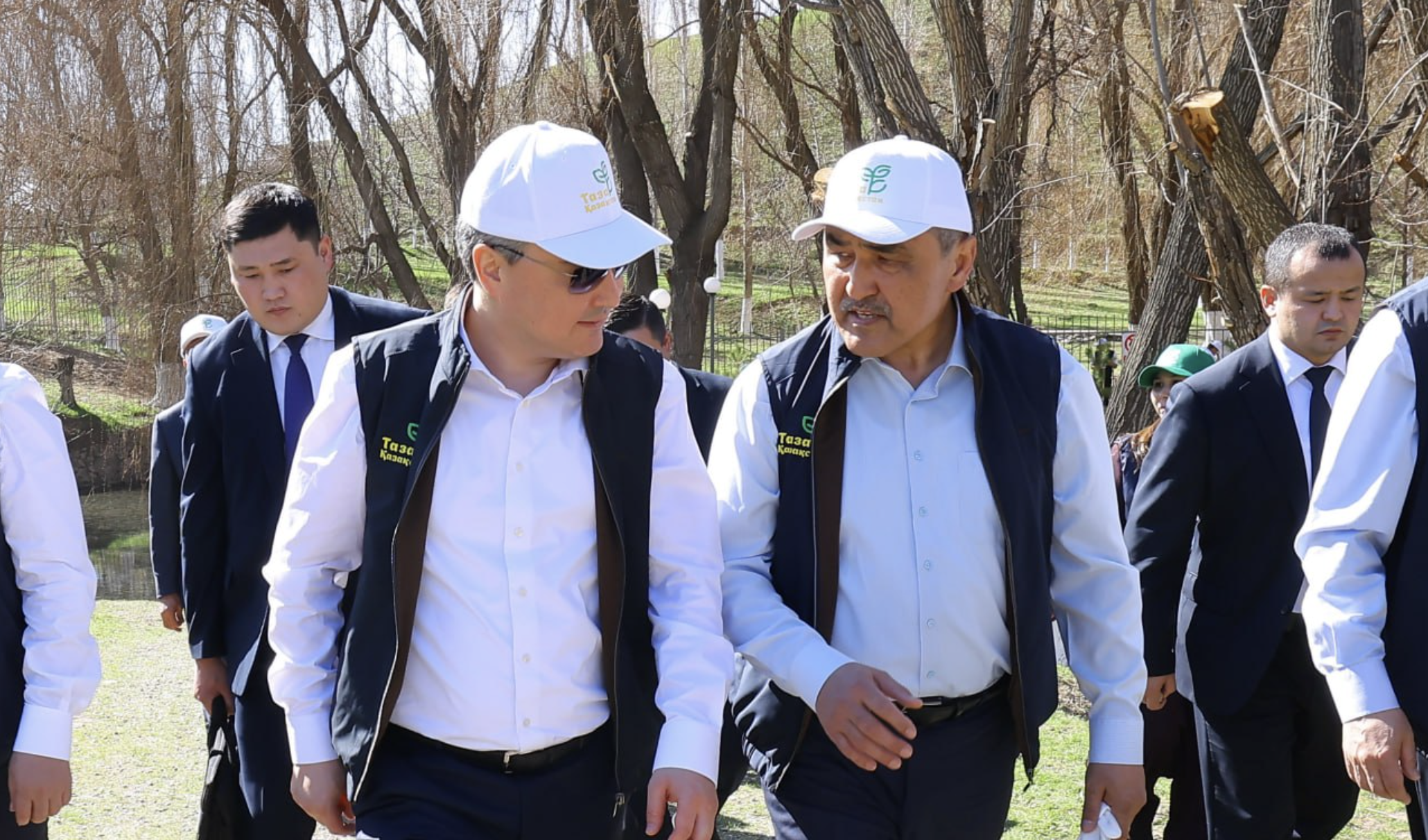 Олжас Бектенов Түркістан облысында "Мөлдір бұлақ" акциясына қатысты