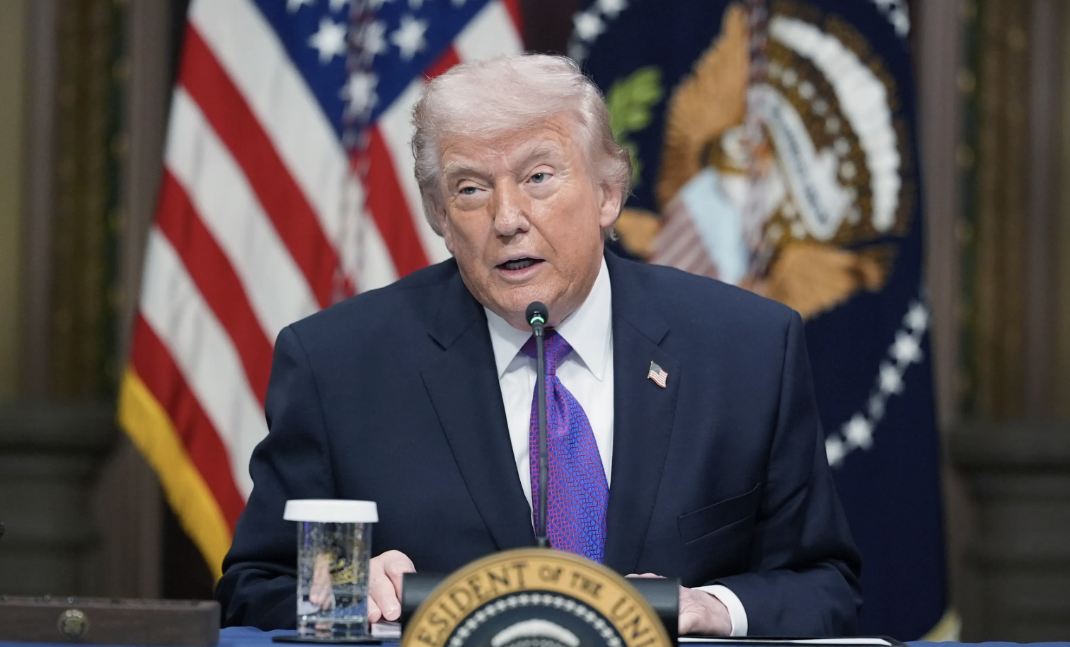 Трамп Иранға жаңа басшыны өзім таңдаймын деп отыр