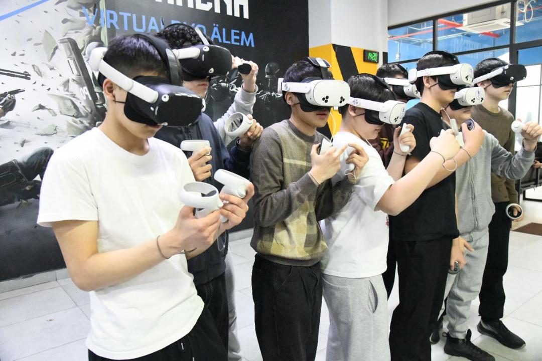Астанада оқушылар VR арқылы болашақ мамандықтарын сынап көрді
