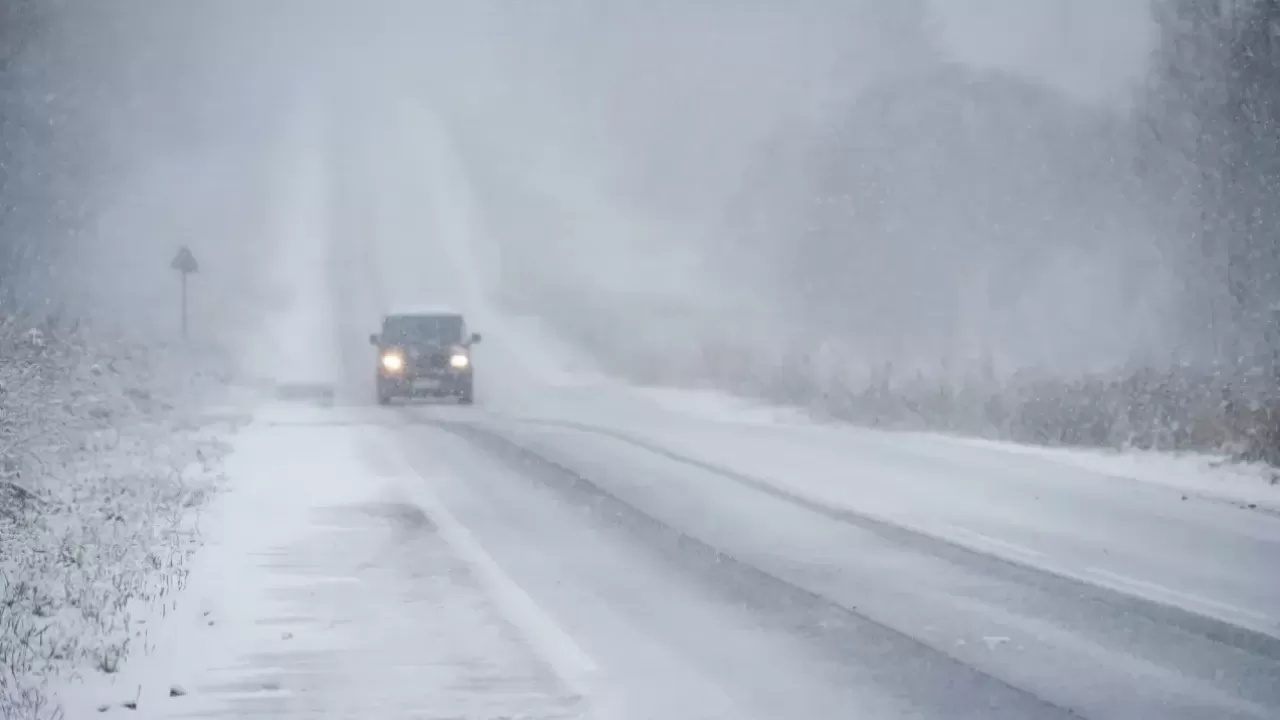 Участки дорог закрыли в трех областях Казахстана