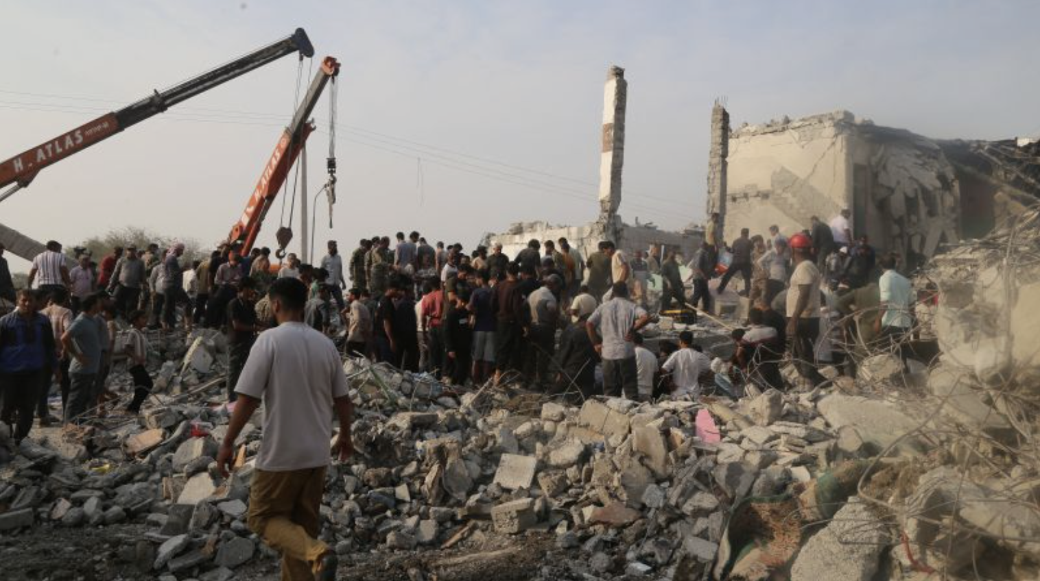 АҚШ пен Израиль Иранның 800-ге жуық адамын жер жастандырды