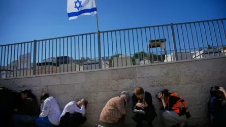 Массированный обстрел Израиля: &laquo;Хезболлах&raquo; и Иран выпустили 150 ракет