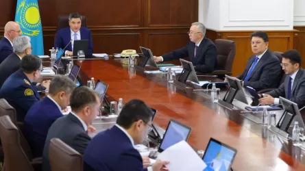 Бектенов поручил распространить Конституцию на всех доступных платформах 