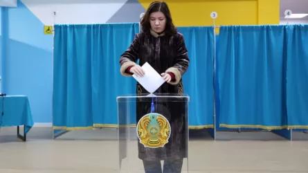 Жулдыз Сулейменова проголосовала на референдуме 