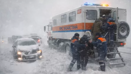 Снежный плен: спасатели вызволили детей и взрослых 