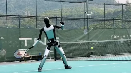 Робот-гуманоид научился играть в большой теннис 