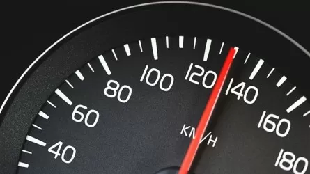 На двух трассах Казахстана снизили скорость 