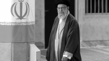 В Иране перенесли церемонию прощания с Хаменеи