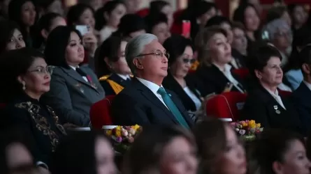 Токаев посетил праздничный концерт в Астане