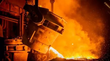 Ураган повредил дымовую трубу на Аксуском ферросплавном заводе 