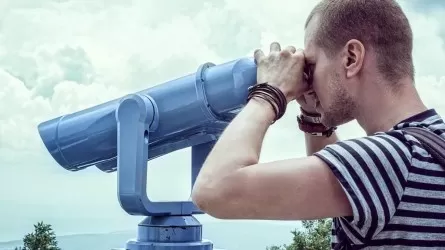 Навязчивого поклонника жительницы Атырау наказал суд