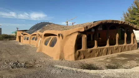 Под угрозой сноса: транспортная развязка против аудиотеатра в Алматы 