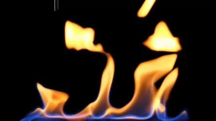 Российский СПГ-танкер горит в Средиземном море