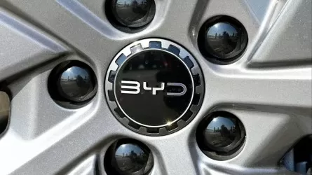 Жестокая ценовая война Китая сокращает прибыль конкурента Tesla 