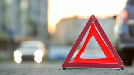 Пьяная женщина протаранила припаркованные машины в Курчатове