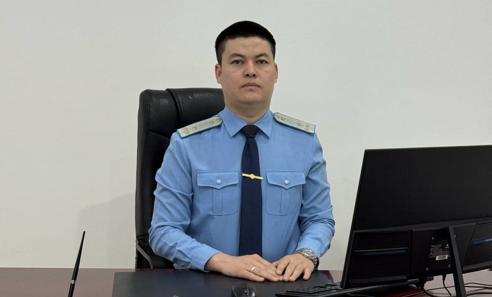 Оралдық прокурор 2 қылмыскерді қарусыздандырды