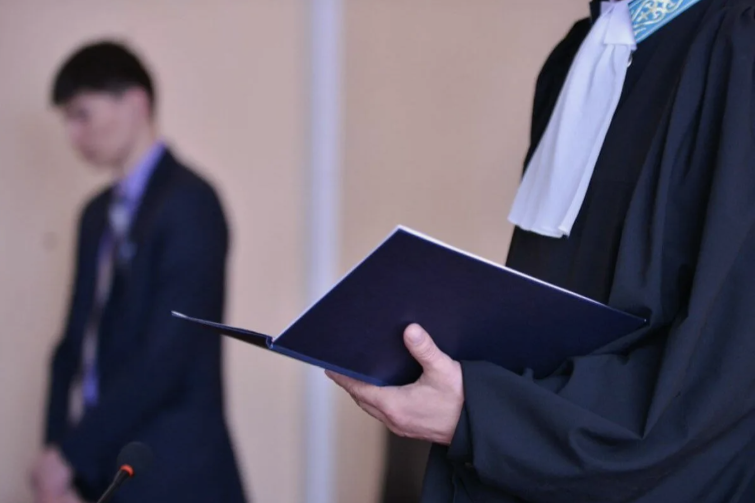 Аса ірі мөлшерде алаяқтық жасаған арыстық кәсіпкер сотталды