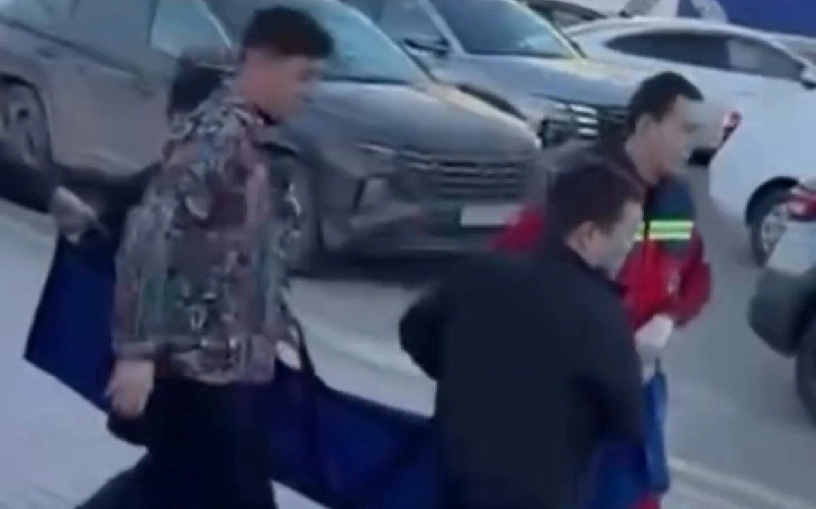  Атырауда 9-сынып оқушысы қатарлас қызды үшкір затпен жарақаттады