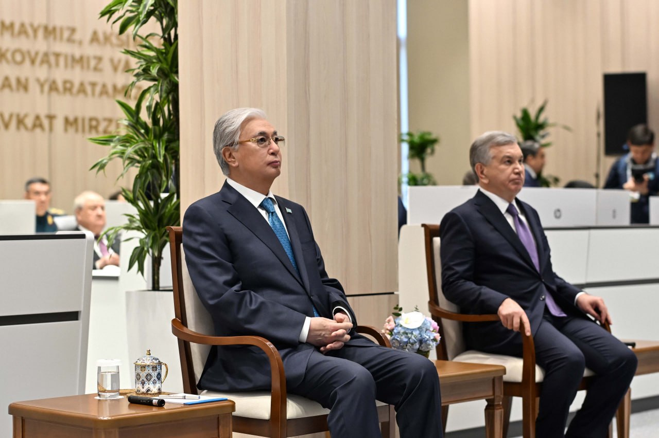 Қазақстан мен Өзбекстан басшылары Бұхарадағы Ахуалдық орталыққа барды 