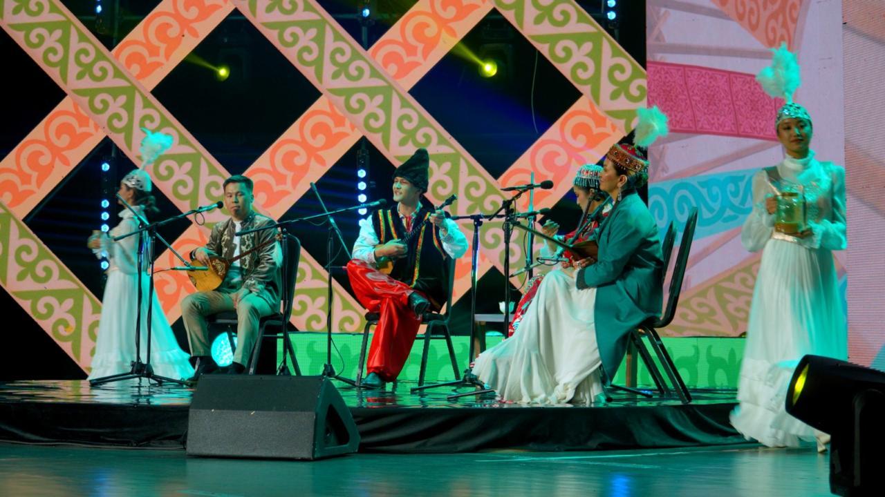 Астанада түрлі этнос өкілдерінің қатысуымен республикалық айтыс өтті