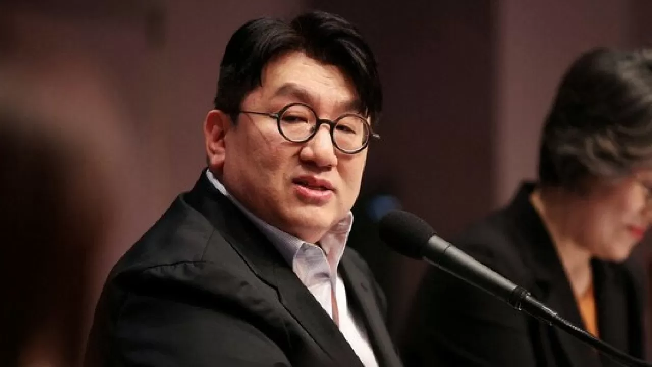 Создателя k-pop группы BTS хотят арестовать