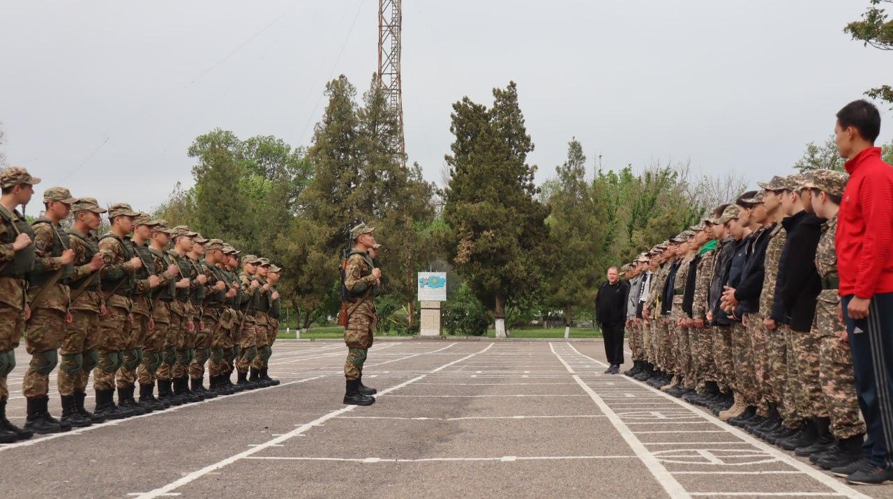 15 мыңнан астам адам әскери өмірмен танысты