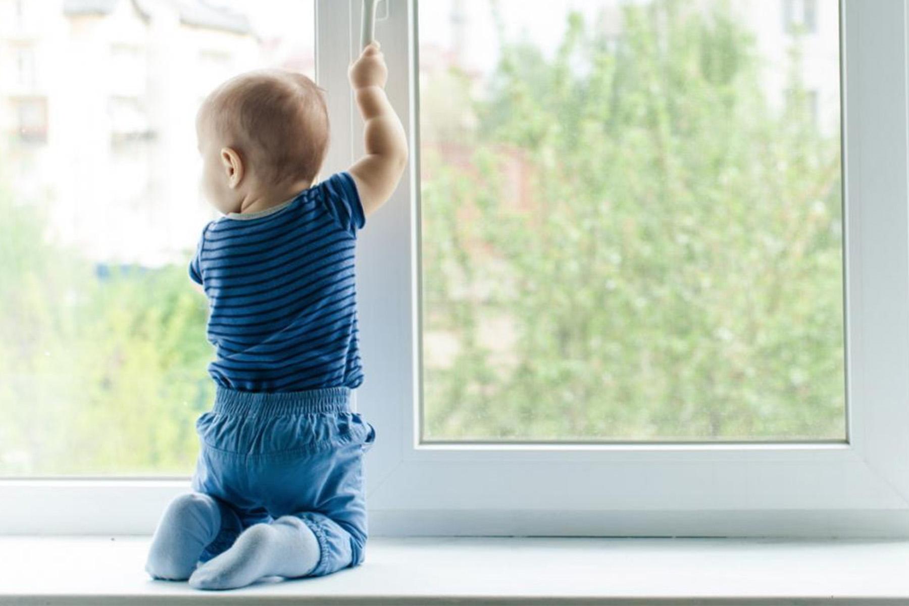 Петропавлда 2 жасар бала терезеден құлап кетті