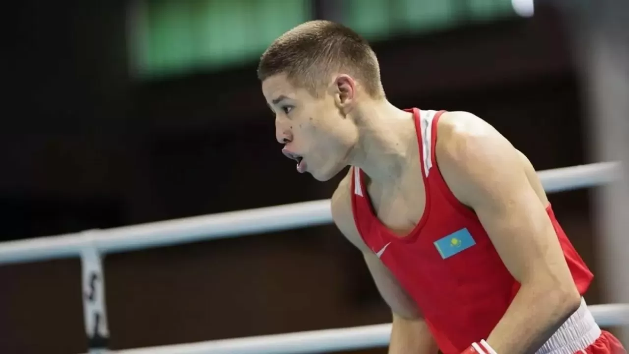 Чемпионат Азии по боксу: казахстанец вышел в 1/4 финала в Монголии 