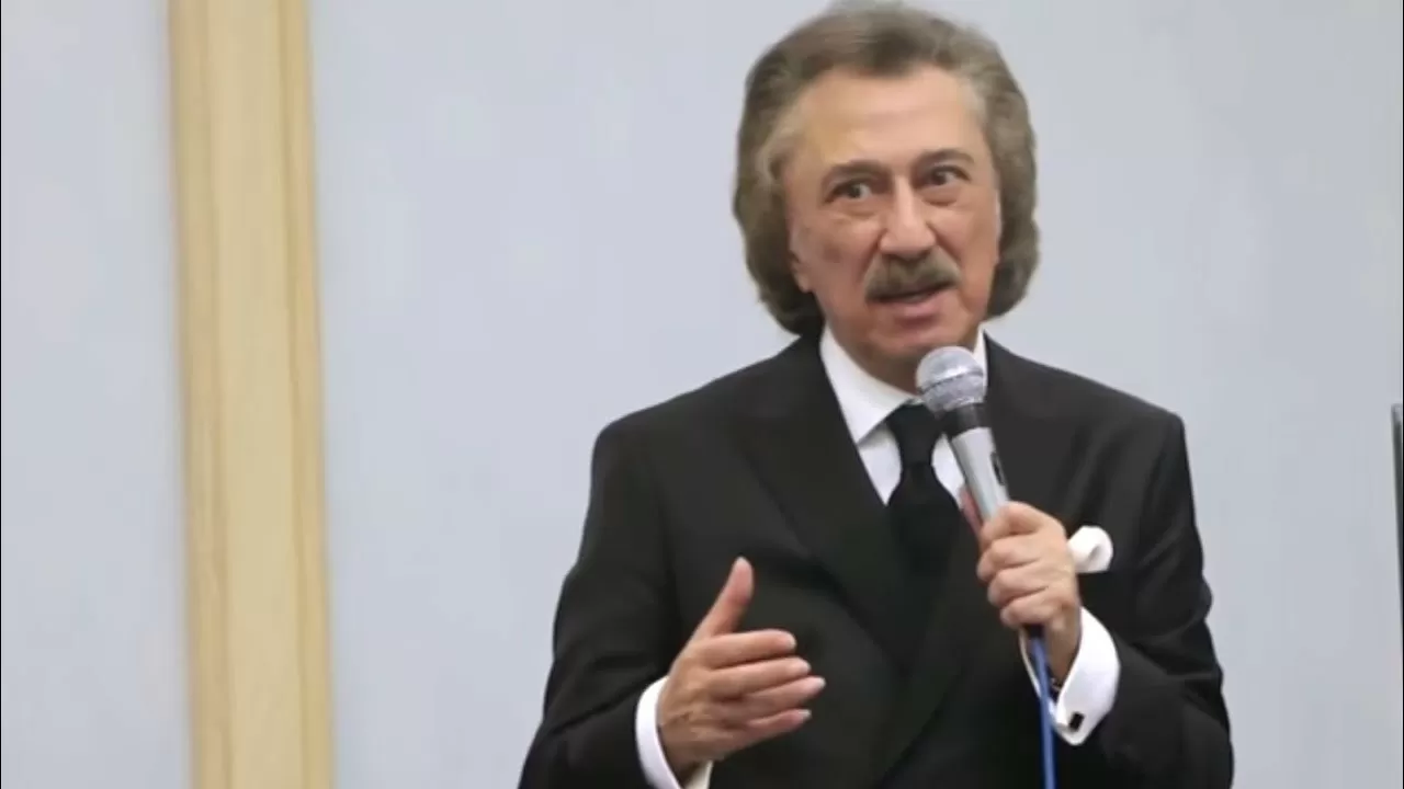 Токаев поздравил с юбилеем легендарного артиста группы "Ялла"