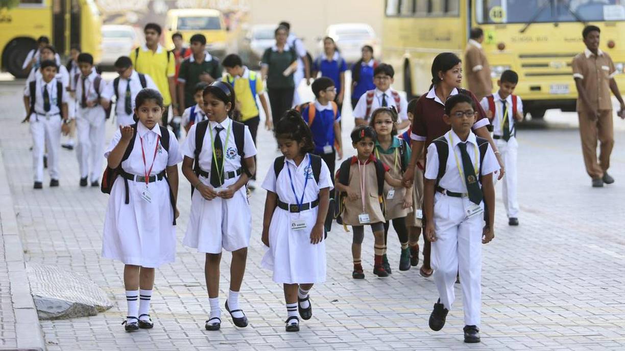 БАӘ-де оқушылар мектепке оралды