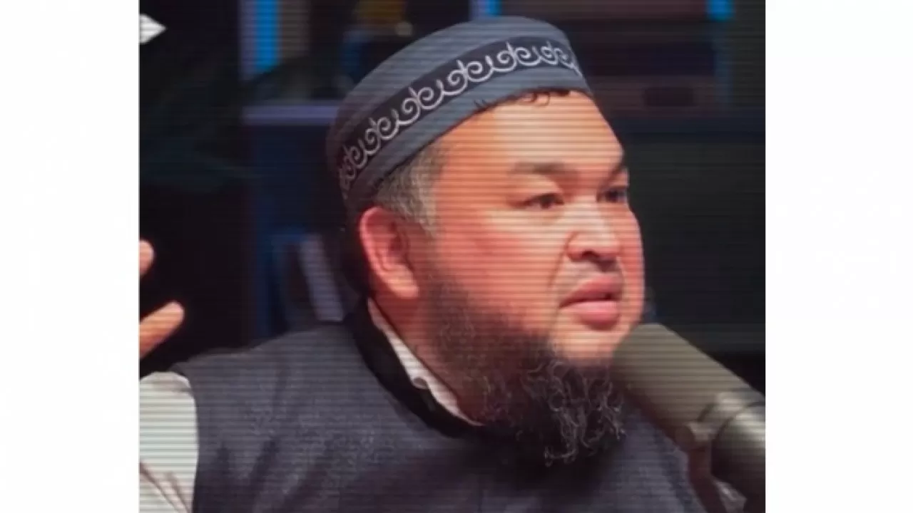 Сравнивал людей с коровами: "устаза-блогера" Нуржана Смагулова наказали