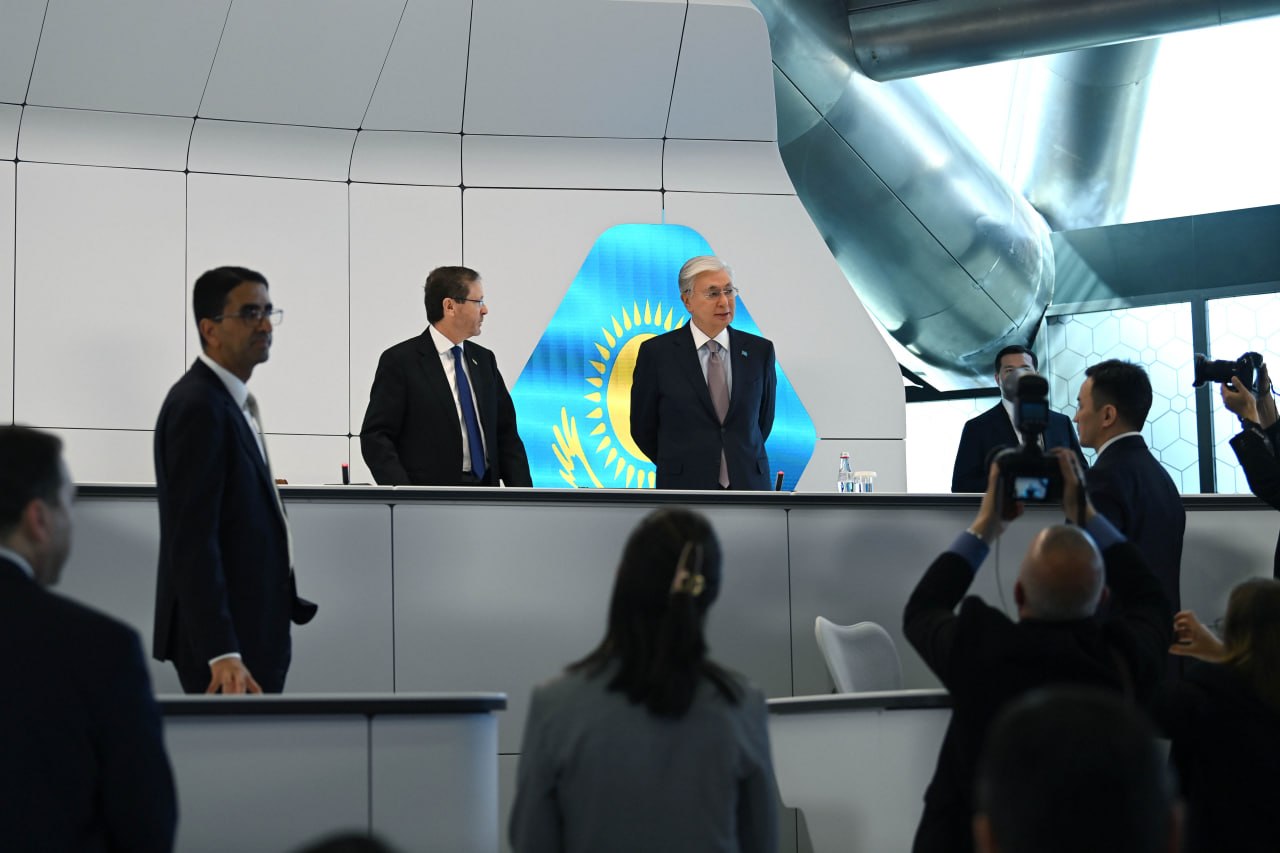 Қазақстан мен Израиль президенттері Alem.ai жасанды интеллект орталығына барды