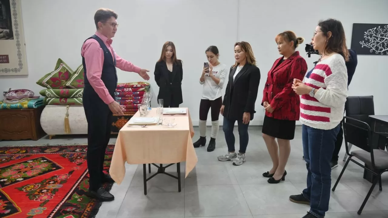 В Шымкенте начали бесплатно готовить кадры для отелей и ресторанов