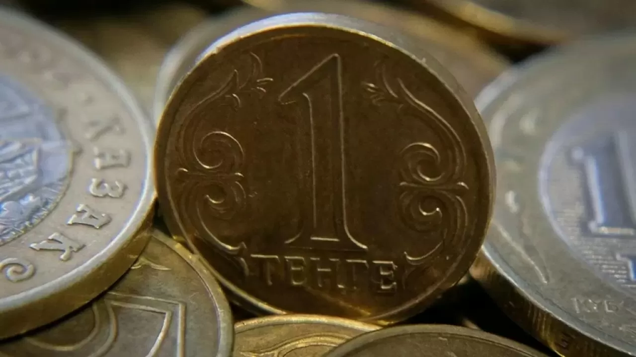 Казахстанцам установят потолок долга в банках