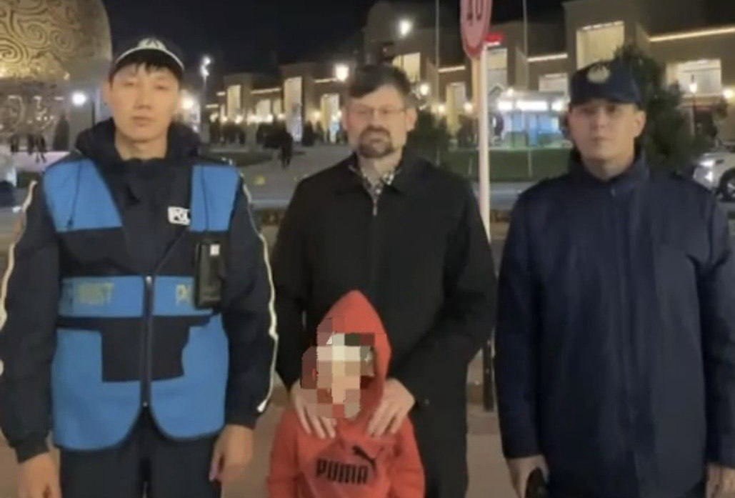 Ясауи кесенесі маңындағы оқиға: полицейлер жоғалған турист баланы іздеп тапты