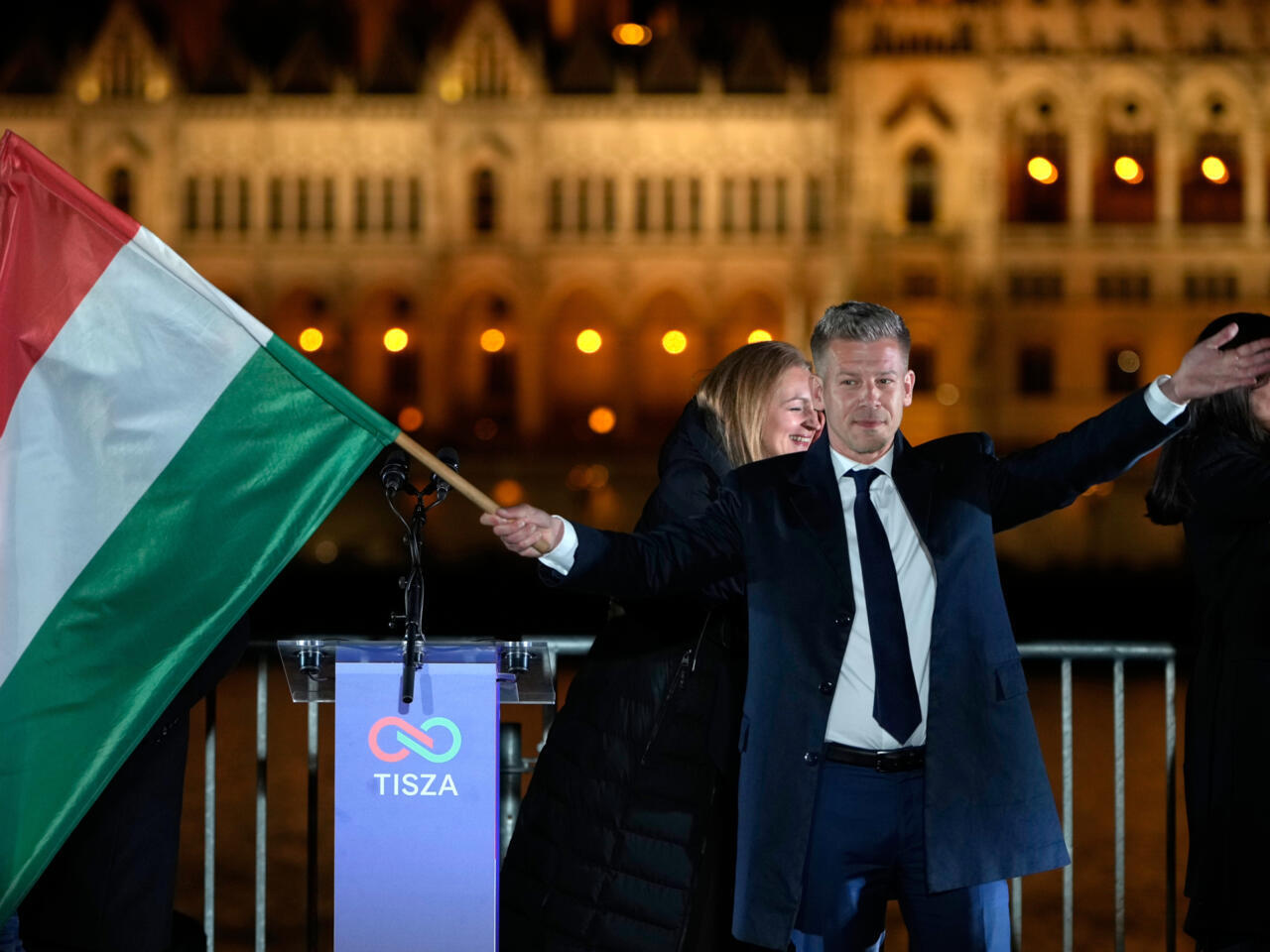 16 жыл билік еткен Виктор Орбан жеңіліп, Мажарстан Еуропаға "қайта оралды"