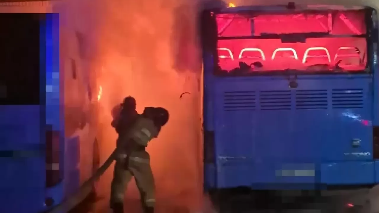 Рейсовые автобусы горели в Шахтинске 