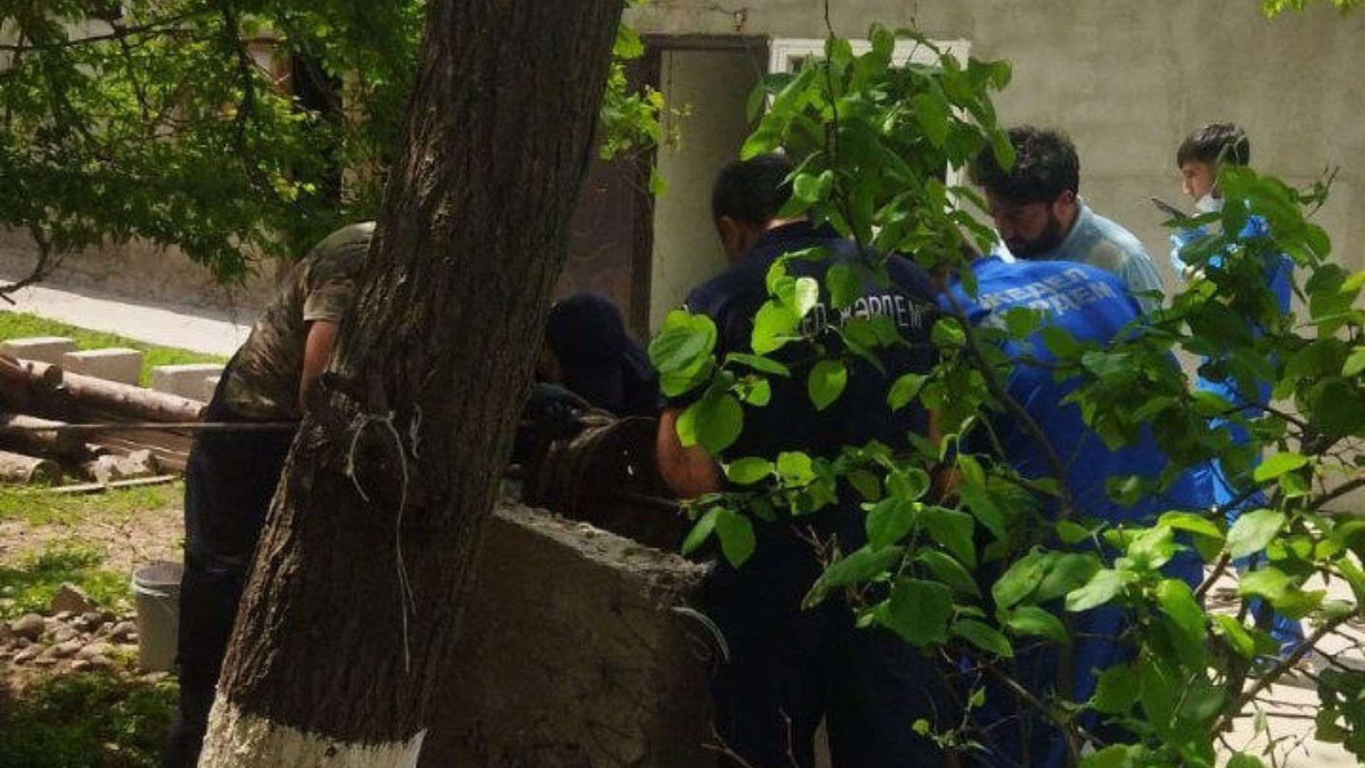 Шымкентте бала 24 метрлік құдыққа құлап кеткен