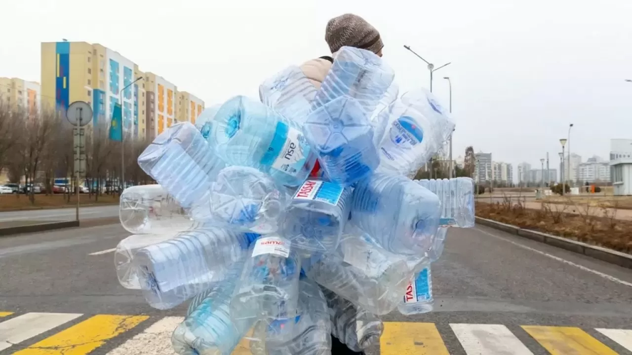 Ученые научились превращать пластиковые отходы в водородное топливо 