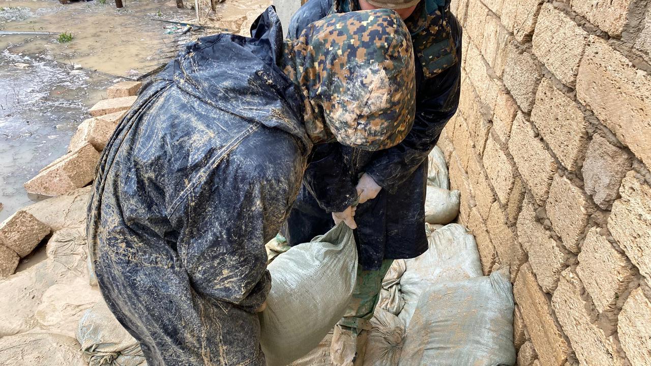 Ұлттық ұлан әскери қызметшілері Жаңаөзенде су басу салдарын жоюға қатысты 