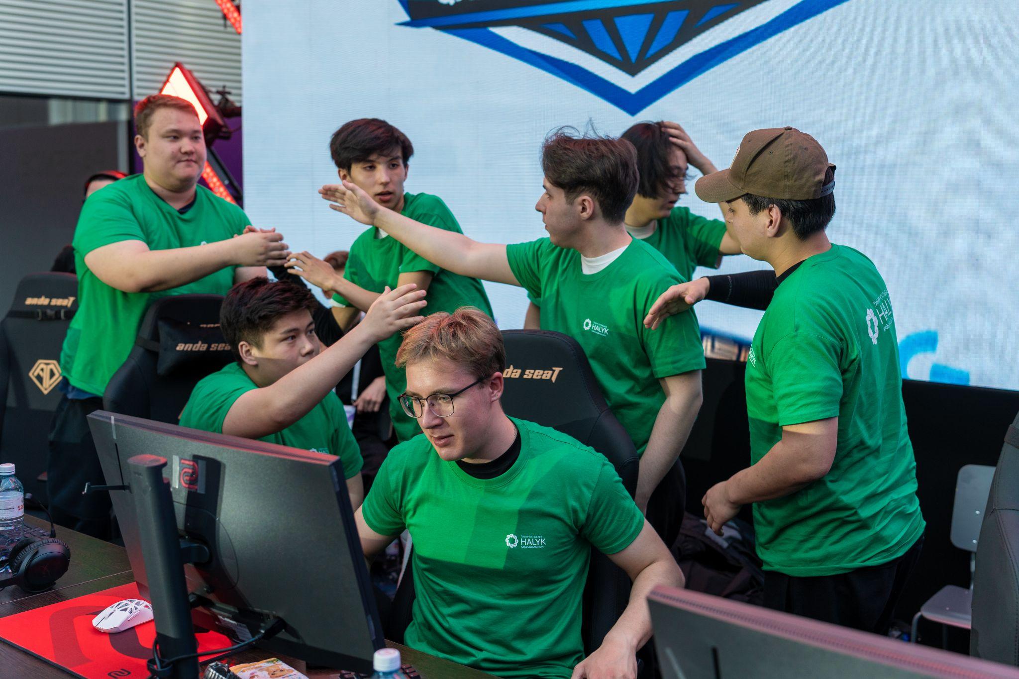 В Астане определили сильнейших студентов-киберспортсменов страны