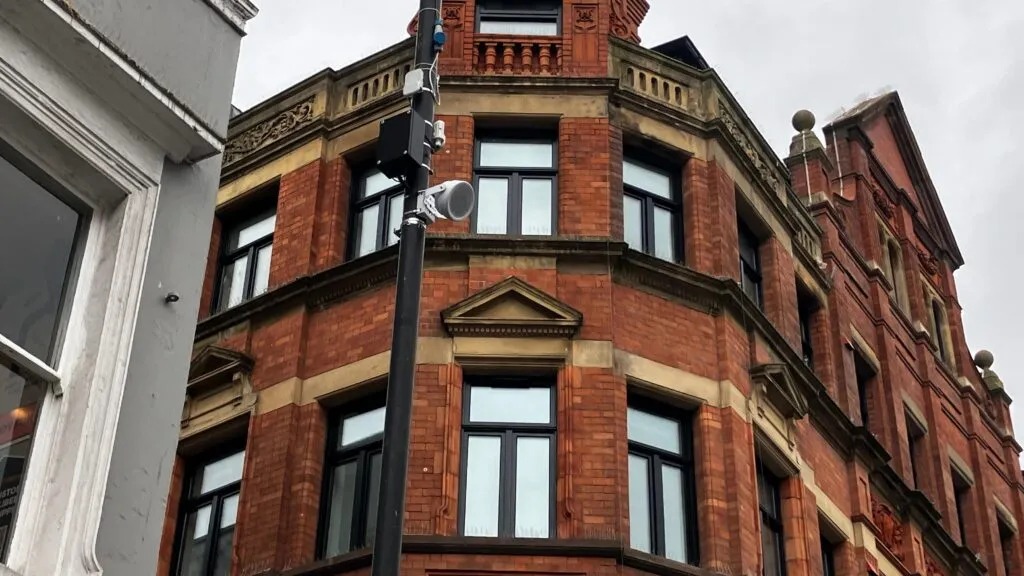 Енді бұзық жастарды классикалық музыкамен тәрбиелейді