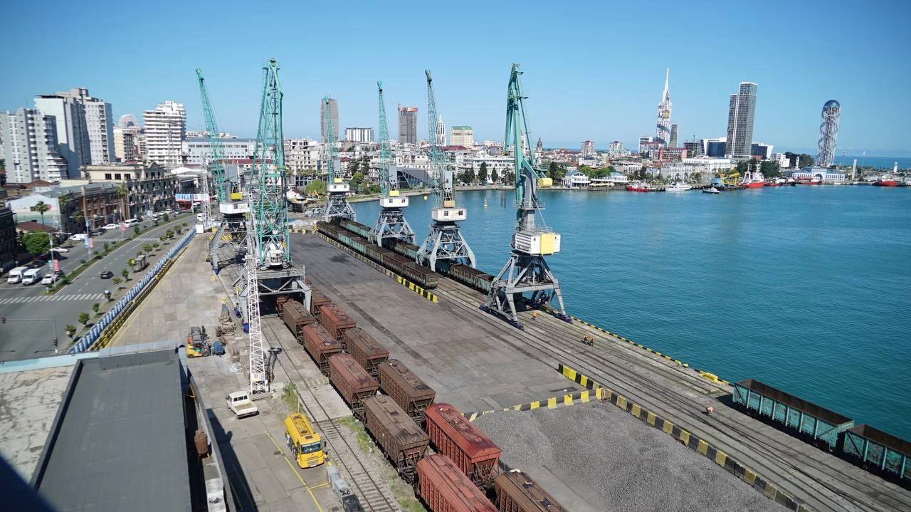 "Батуми теңіз порты" арқылы жүктерді ауыстырып тиеу көлемі 1,8 млн тоннаға жетті 