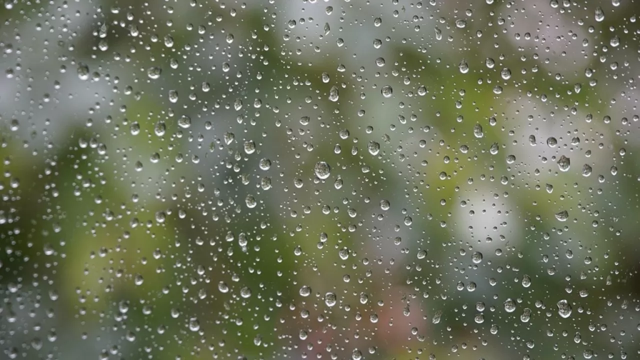 Большинство регионов Казахстана остаются под штормовым предупреждением