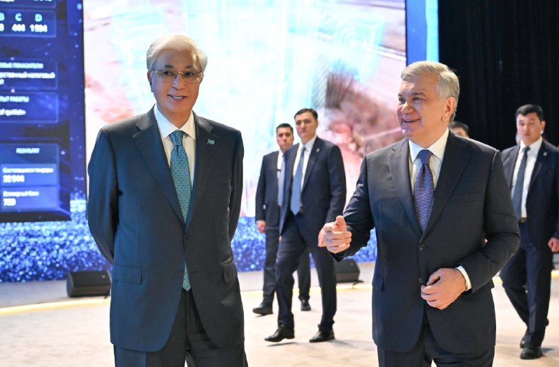 Токаев и Мирзиёев оценили инновации будущего на AI-хакатоне 